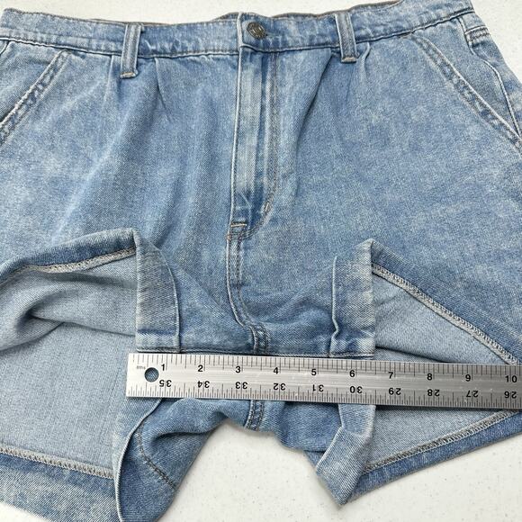 American Eagle Shorts 12 Mom High Rise Denim Blue Jean Cuffed Short Light Wash - Picture 5 of 9
